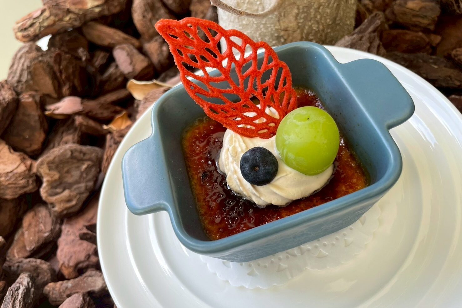 季節のデザート～紅茶シャンティのクリームブリュレ～